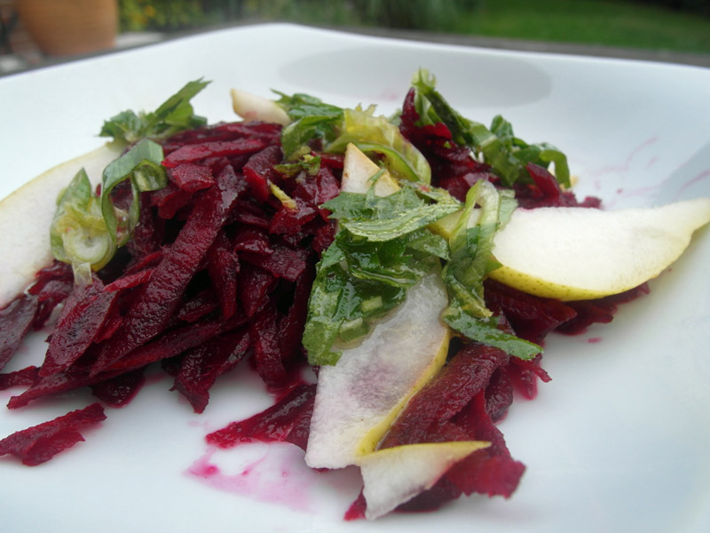 Rote-Bete-Salat mit Birne und Minze » flott-kochen.de