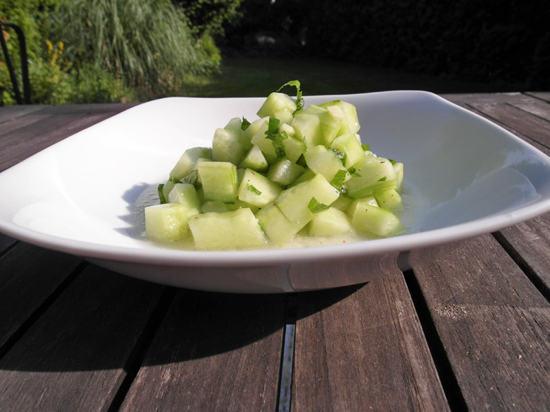 Schneller Gurkensalat mit Minze und Ingwer » flott-kochen.de