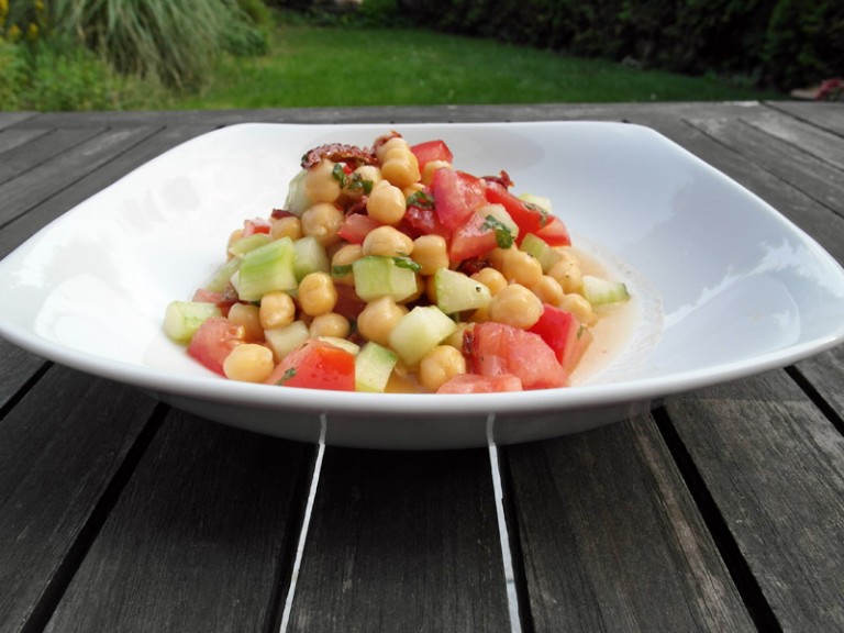 Kichererbsensalat mit Gurke, Tomate und Minze » flott-kochen.de