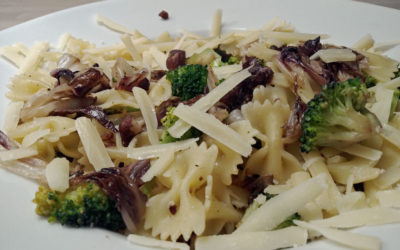 Farfalle mit Brokkoli und Radicchio