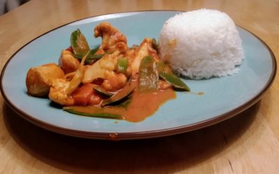 Erdnuss-Curry mit Hähnchen und Gemüse